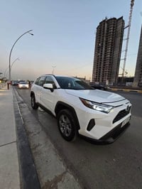 راف فور هايبرد للبيع موديل ٢٠٢٣   فئتهة LE  رقم بغداد  ماشية ٣٨ الف مي...