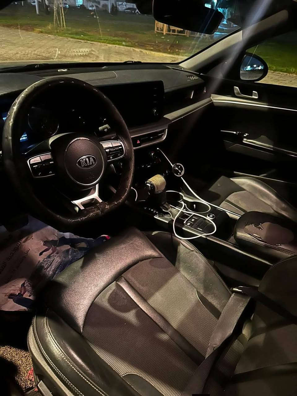 الرقم للتواصل: ***********

للبيع كيا K5 GT-Line موديل 2021
محرك 1600 تيربو (1.6T) AWD
ممشى95 mi
كير أوتوماتيك 8 سرعات
لون اسود  / وارد امريكي سياره داخله سرقه باب

السيارة GT-Line كاملة مواصفات، استخدام شخصي ونظيفة 

المواصفات:
• تشغيل بصمة + تشغيل عن بعد
• دخول ذكي (Keyless)
• شاشة كبيرة + Apple CarPlay & Android Auto
• شاحن لاسلكي
• كاميرا خلفية + حساسات
• رادار + مثبت سرعة ذكي
• Lane Assist + Blind Spot
• 
• كشتات تدفئة
• ستيرن تدفئة
• ترحيب بالسائق
• مقاعد GT-Line جلد/سبورت
• ستيرن رياضي حرف D
• إضاءة LED كاملة
• نقاط عمياء
• USB + AUX + Bluetooth
• ريموت ستارت والتحكم بالمناخ
• وضعيات قيادة متعددة (Sport / Normal / Smart)
• وباقي مواصفات الـ GTI

السعر 145
