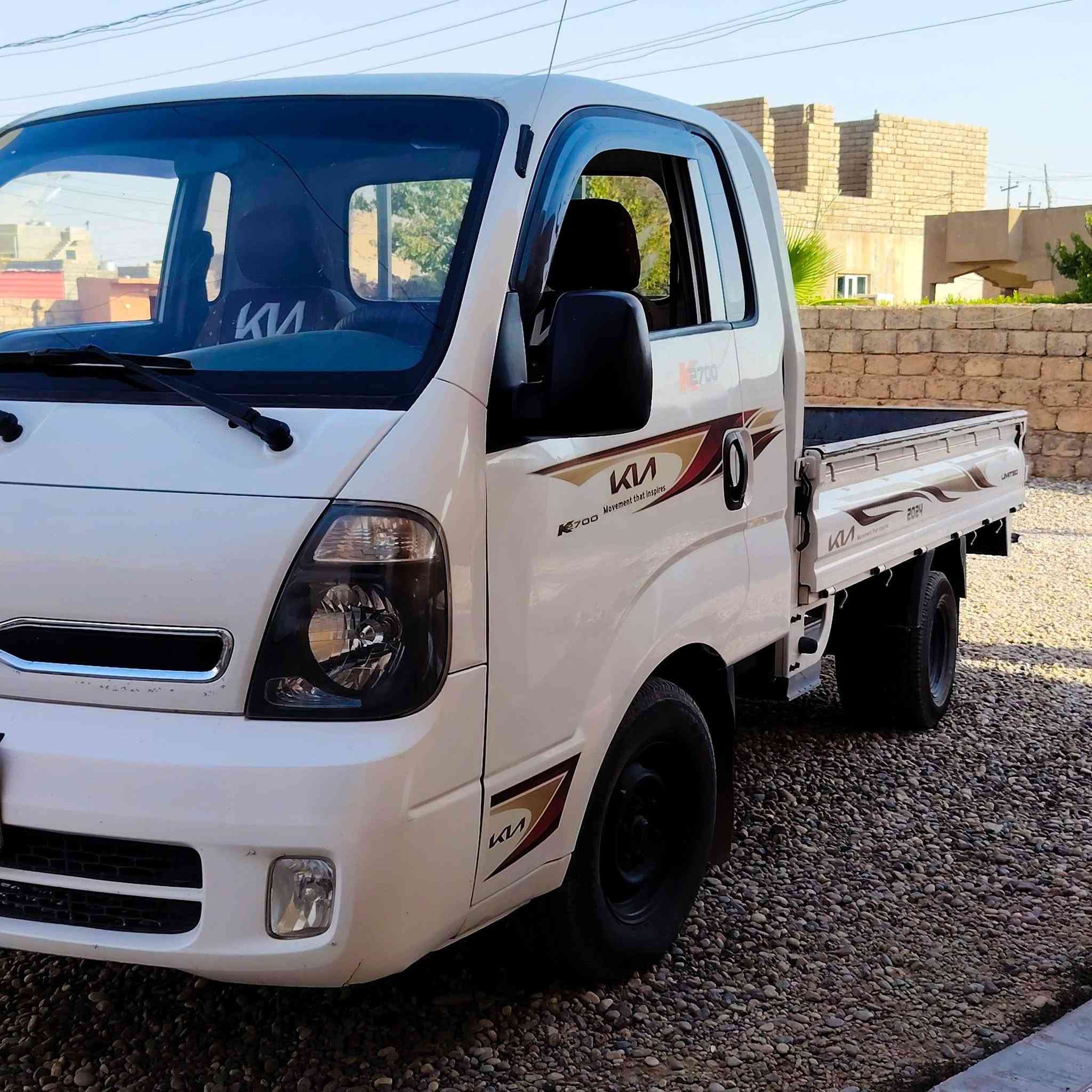 السلام عليكم كيا 2700 موديل 2013 رقم صلاح الدين شرط تحويل محرك كير اكسل شرط شاصي شرط كهربائيات كلها شغاله تبريد ثلج طخم تاير جديد سبير ما نازل سياره بعدها وضع شركه صبغ مابيه المكان الشرقاط وبس شراي يتصل *********** يرهم مراوس ب كيا اي موديل

