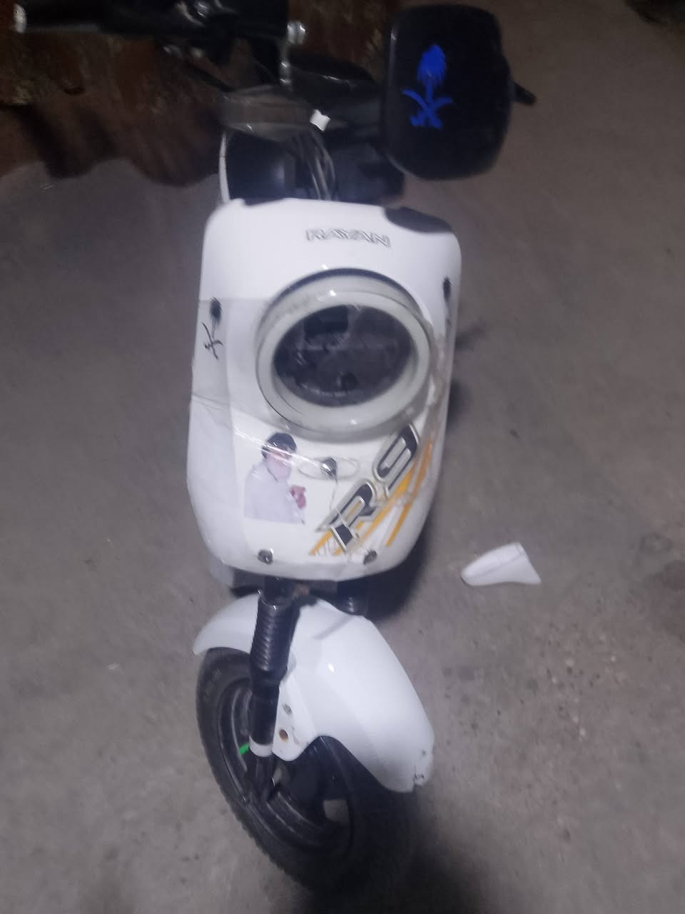 دراجه R9 للبيع بطاريات جديدة مكاني بصره رقم ***********السعر 300,

