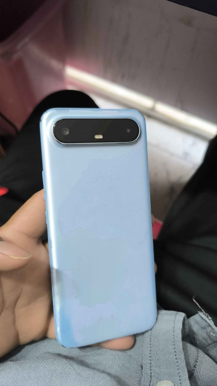 TECNO POVA Slim 5g
انحف وأخف جهاز بالعالم كاميرا كزازه جهاز ما مفتوح بي كسر بشاشه ما مآثر على الاستخدام نهائيا فوووول سلاسه 
256 +16 RAM
بطاريه 5160
60 فريم  
اضائه تفاعليه حول الكاميرا تكدر تخليها وتكدر تلغيها 
السعر 175 علما أن سعره الجديد 340 الف مستعجل على البيع العنوان الشطره
*********** الشطره, ذي قار
