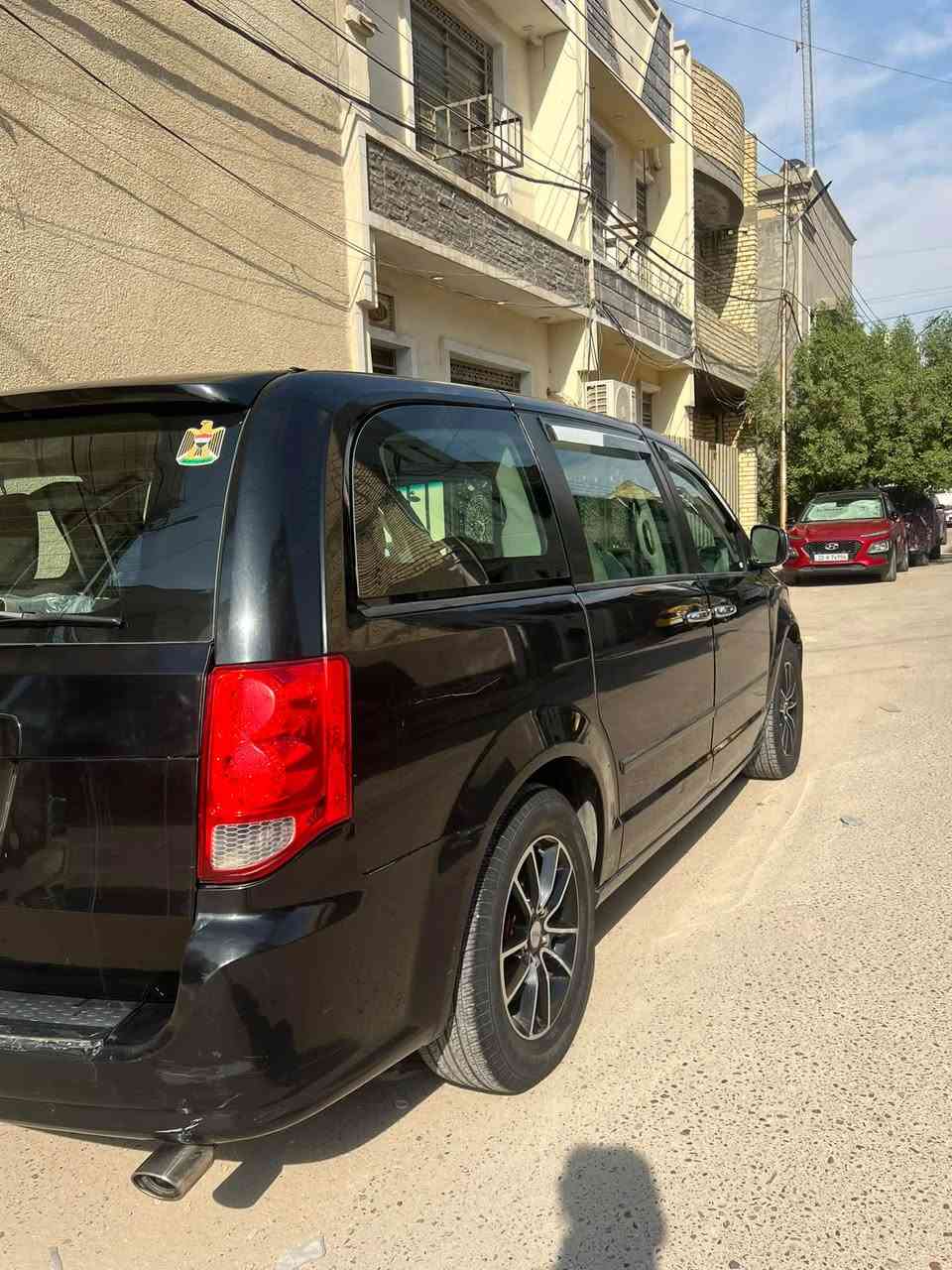 السعر 150 ورقة السعر 150 ورقه دوج كردفان 7 راكب موديل 2016 لون رصاص وارد أمريكي حادثه جاملغ أمامي بارد وجهة الباب الخلف بارد السياره مكفوله من الحادث والصبغ كله ليل واحد حجم المكينه 6 سلندر 3600 VVT ثلاث قطع تبريد شاشة كامره جام كهربائي كشنات منفصل تحكم ستيرن جهتين كير تعليك داخل لونين كير مكينة مكفول صدر أمامي وخلفي جديد تخيم تاير جديد تدفئة وتبريد ثلج ماشية132 ميل السياره جديده بمعنى الكلام اي نقص ما يهمه رقم سليمانيه الجديد حلو ومميز تحويل مباشر العنوان بغداد صليخ الـ 600 الاستفسار ***********
