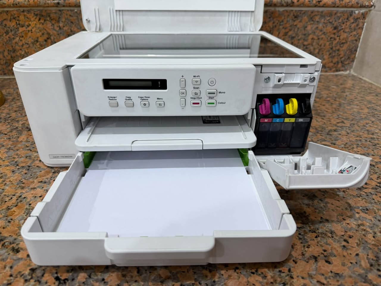 للبيع
طابعة Brother DCP - 536 DW واير + وايرليس غنية عن التعريف نظافة 98 % طباعة و استنساخ ملون و عادي مع سكنر و فيدر سحب وجهين 

السعر / 165 و بيهة مجال بسيط

طابعة Canon LBP 6030 الغنية عن التعريف كذلك نظيفة جدا طباعة فقط عادي 

السعر / 125 و بيهة مجال كذلك 

مكاني واسط / الكوت 
***********
