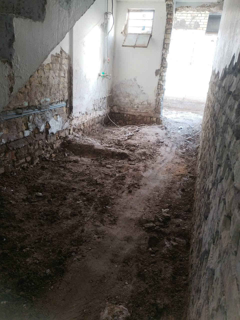 خدمات بناء • مقاول • ماكو تفاصيل