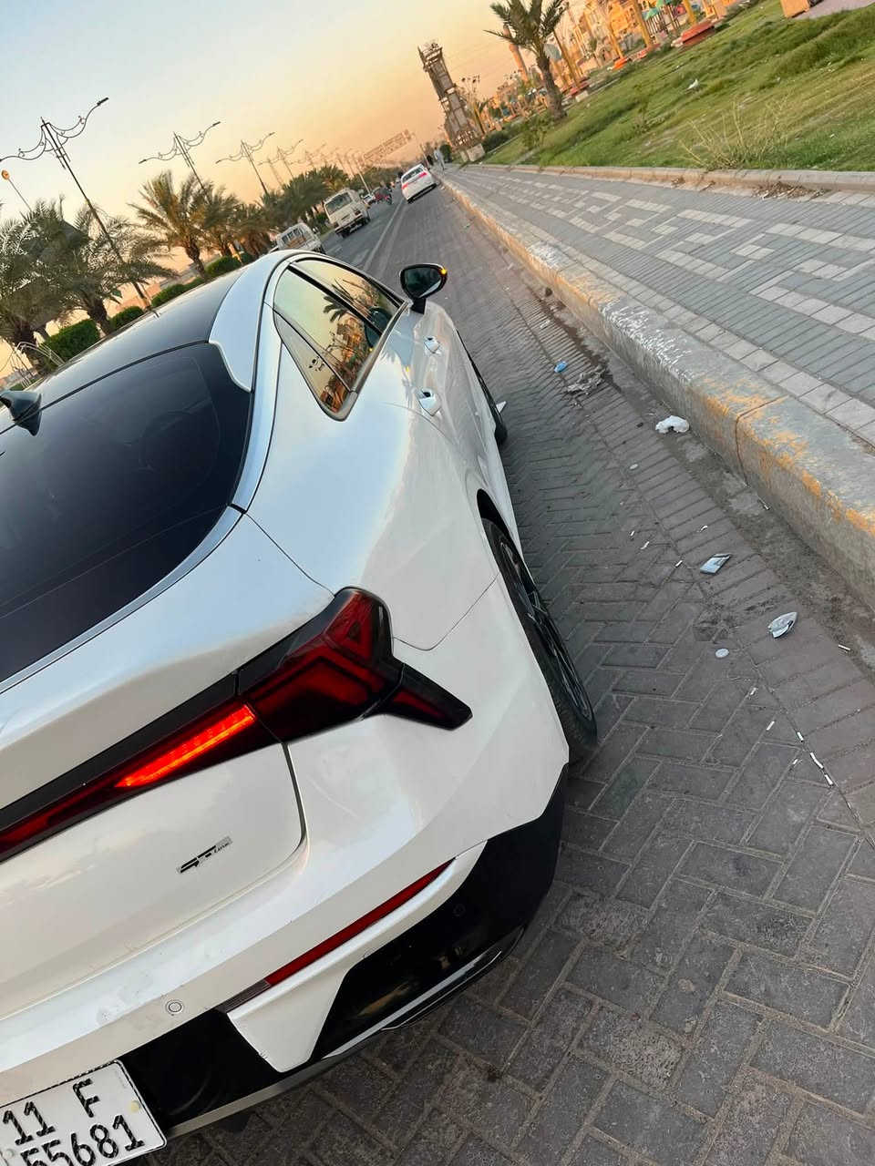 سلام عليكم
للبيع | 2025 KIA K5 GT-Line

المسافة المقطوعة: 13000 ميل

المحرّك: 2500cc

رقم بغداد

المواصفات:

 • فتحة سقف بانوراما

 • تشغيل بصمة

 • رادار أمامي

 • رادار جانبي (نقطة عمياء)

 • تحكمات مقاعد كهربائية

 • شاشة وسطية كبيرة

 • سايد بريك دكمة (Electronic Parking Brake)

 • تدفئة مقاعد

 • تدفئة ستيرن

 • نظام تثبيت السرعة

 • حساسات أمامية

 • كاميرا خلفية عالية الدقة

 • دخول ذكي

 • إضاءة خارجية LED

السعر:195ورقة

رقم صاحب السيارة ***********
