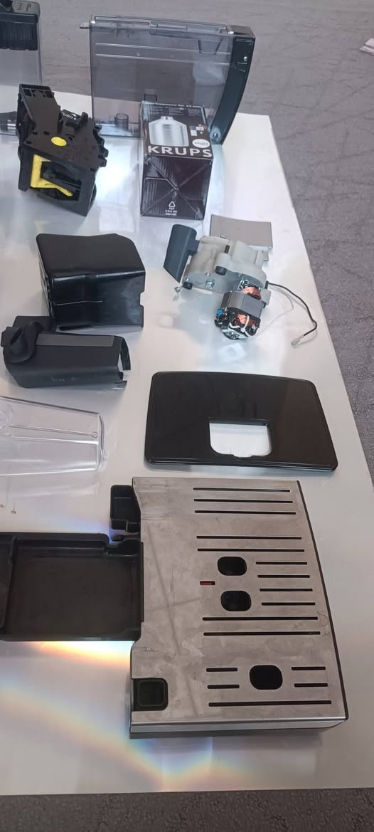 جميع قطع غيار ماكين ديلونج متوفرة لدى فيليبس كروبس  ***********
