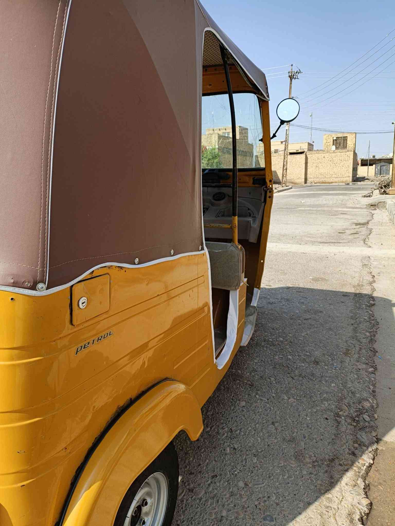 السلام عليكم تكتك للبيع موديل 19 شهر8 اوراق وكيلها شاكر ابو المجر تكتك كشره مكفوله محرك لا تنقيص ولا تبخير بس بوشه وبستم تكتك حلوه جاهزه خير من الله مال جناي كبل بشك للشارع سعر 4800وبيها مجال تجي وشوف بعينك مكاني المجر الكبير اتصال علا هاذ رقم ***********--.
