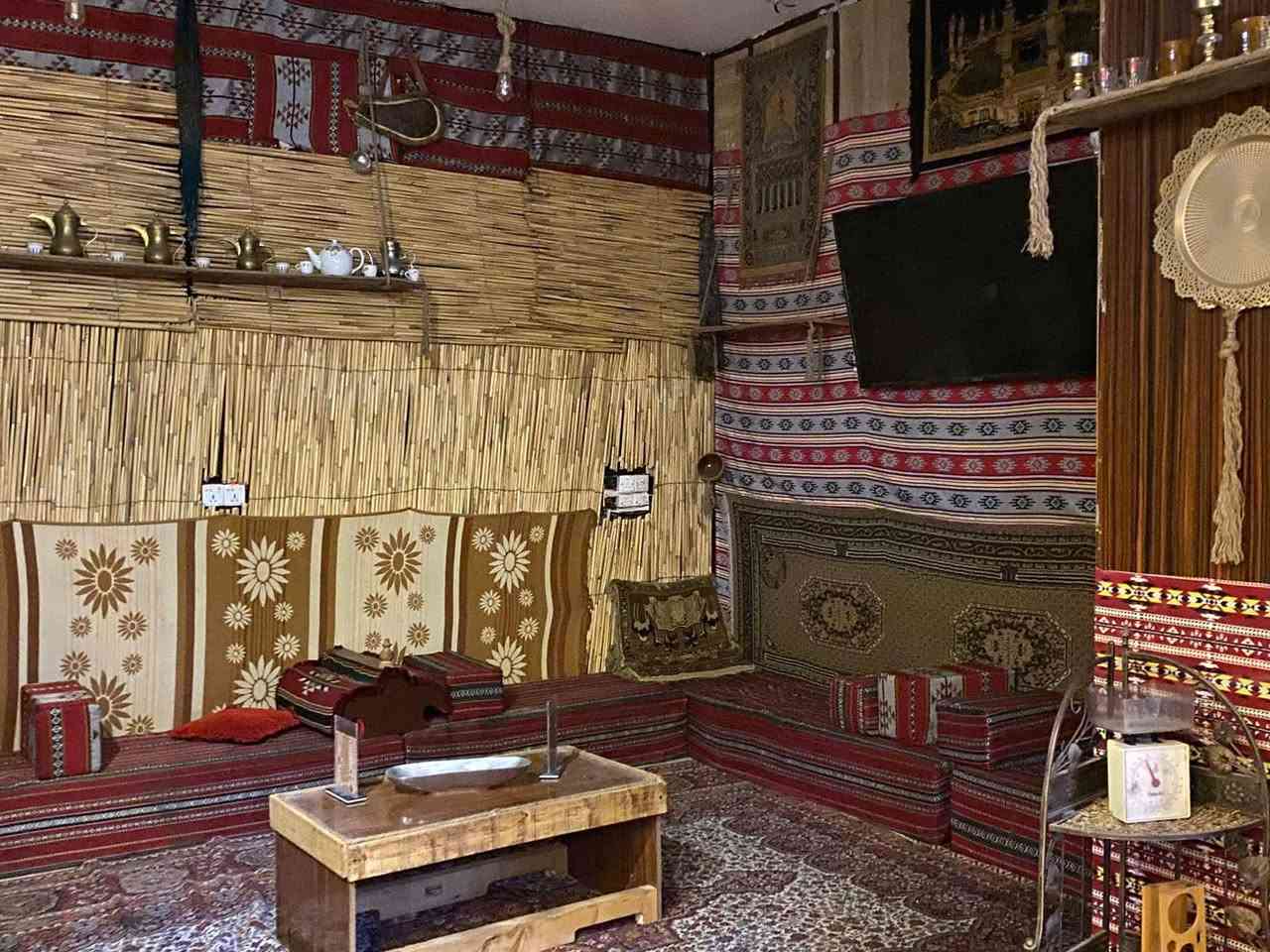 السلام عليكم
فرصه استثماريه 
مقهى تراثي للبيع جاهز من كلشي مبرده مركزيه وسبالت كنتوري وشاشات ونراكيل طه حديث  وشغال تستلم دخل الموقع في الدوره شارع ابو طياره بلسنتر موقع مميز للاستفسار والمعلومات اتصل على الرقم التالي ***********  موجود واتساب
