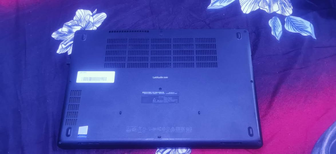 Latitude 5580 • i7-7600U • ١٦ جيجا رام