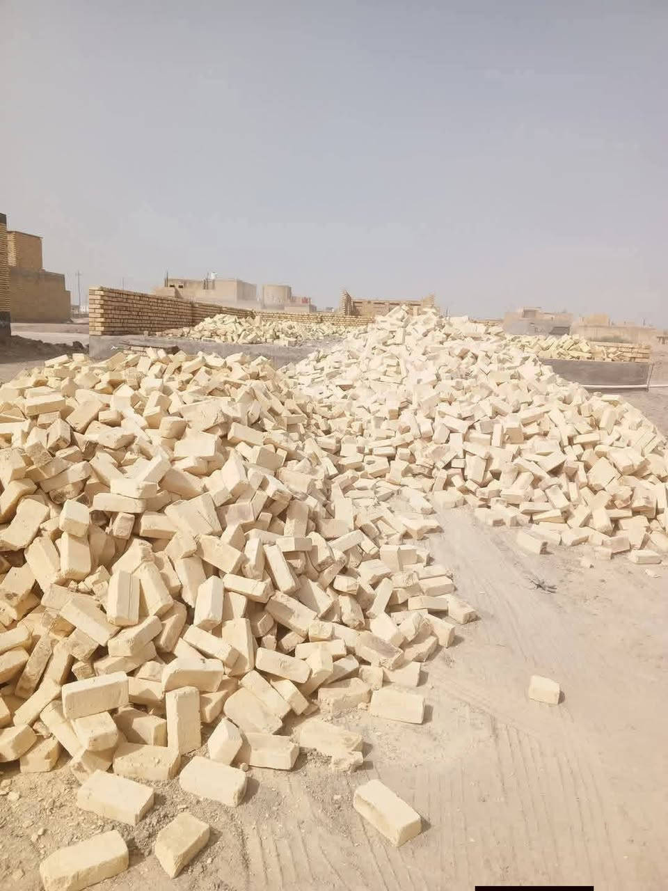 *********** بسم الله الرحمن الرحيم

إلى الزبائن الكرام، نقدم لكم تجهيز طابوق.
التك 4000 آلاف وزيادة 300. الطابوق المتوفر:
((إنجكتر ✅ بيرنه ✅ درجة أولى ✅ ويوجد كسر درجة أولى. كلمن وسعره))
لكافة أنحاء العمارة والأقضية حسب الطلب.
للاستفسار والاتصال مع واتساب:
أثير:  ( ‏‪***********‬‏) 
آسيا: (***********) به واتساب 
أو مراسلة الصفحة، متواجدون 24 وعشرين ساعة.
