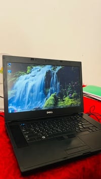 DELL • نظيفة • شاشة چبيرة