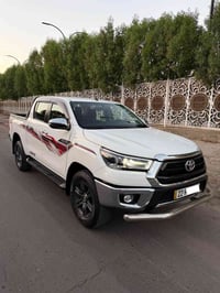 هايلوكس 2023  فورويل 4×4 «ساز» فول موصفات ام الشاحن 🔹 الرقم: أربيل  🔹 ...