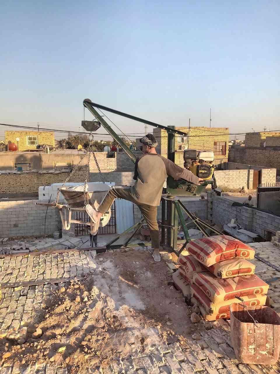 سلام عليكم ونج نجفي للبيع مشتغل بي بس اسبوع جديد طك كارتون للعلم ماطور مستعمل وعرباين مستعملات فقط لونج جديد 
للبيع او مراوس بونج سماوي
مكاني الديوانية السدير
*********** واتساب
