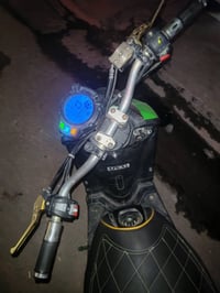 دراجه جبلي للبيع مزوده السعر ٩٥٠ وبيها مجال بسيط مكاني حي اور 07838129...