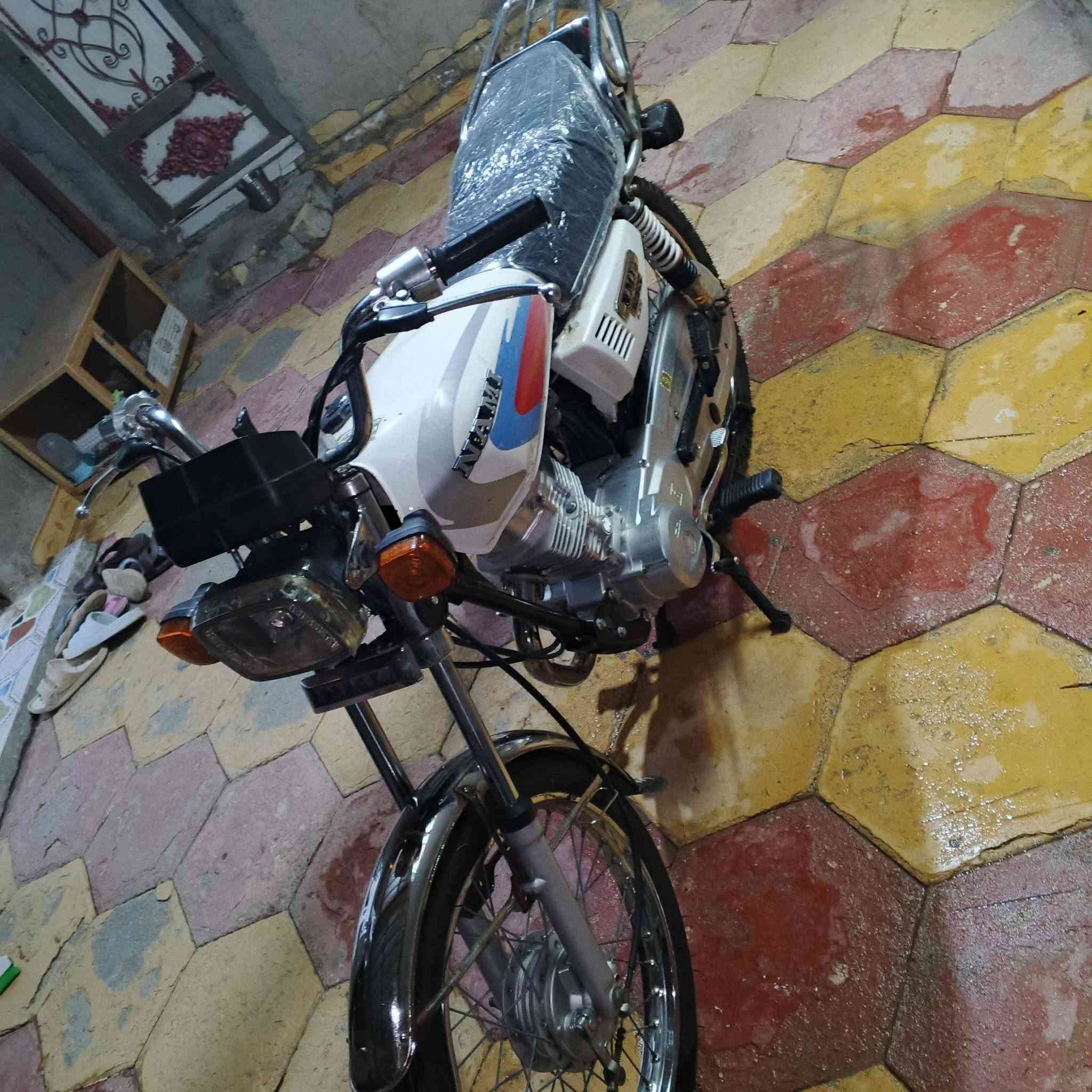 سلام عليكم درجة وراق صولي صولي تعمير 25 شاصي ارشه مودل 17 مستعجل سعره 750 مكانك رميثه ‏‪***********‬‏
