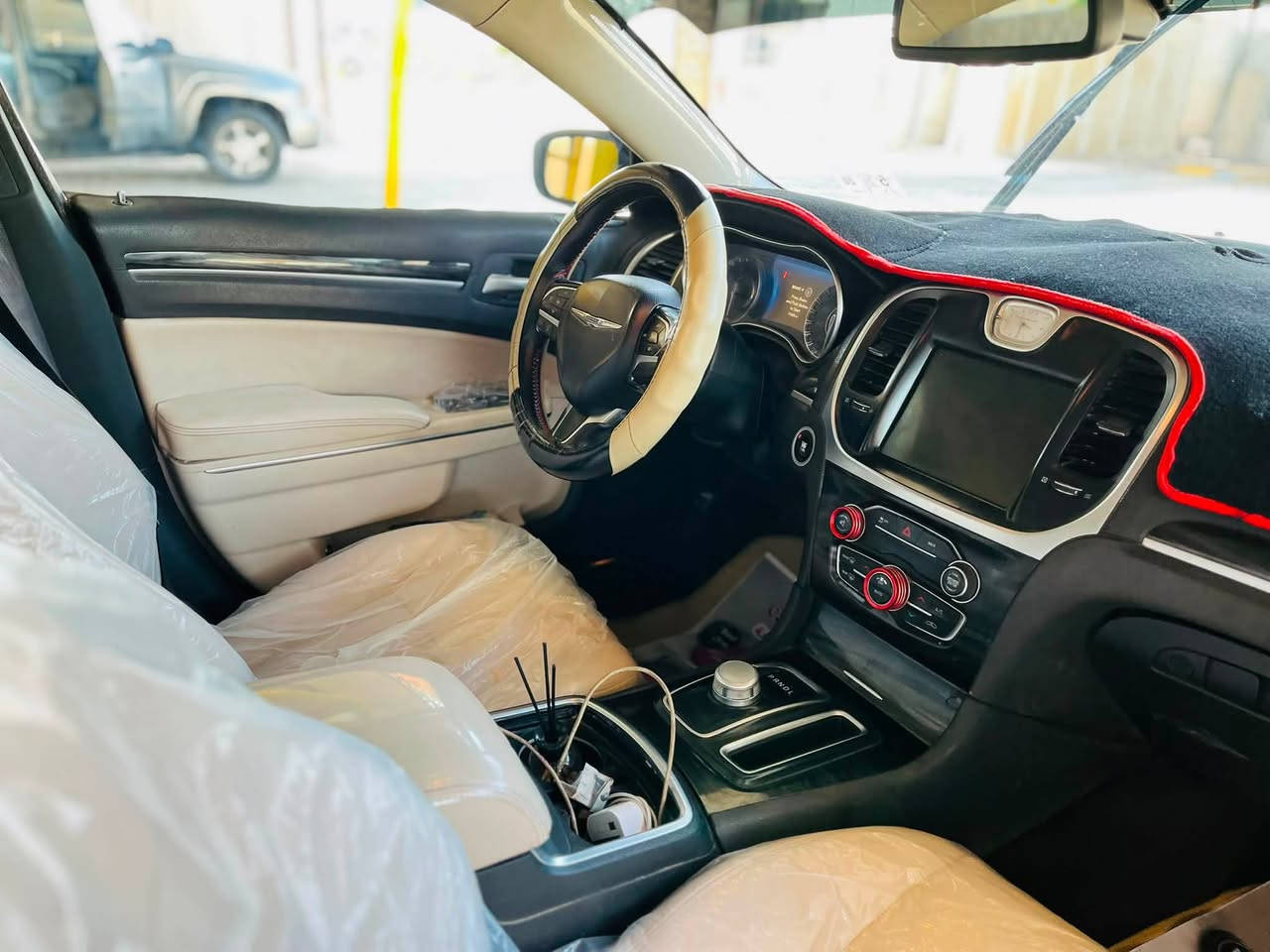 للبيع كرايسلر c300 امريكي ٢٠١٦ضرر خشم بنيد فقط بدون دواخل مواصفات C ماشيه ١١٦ mi  جديده كير محرك صدر شواصي كفاله مكاني بابل / محاويل رقمي ***********
