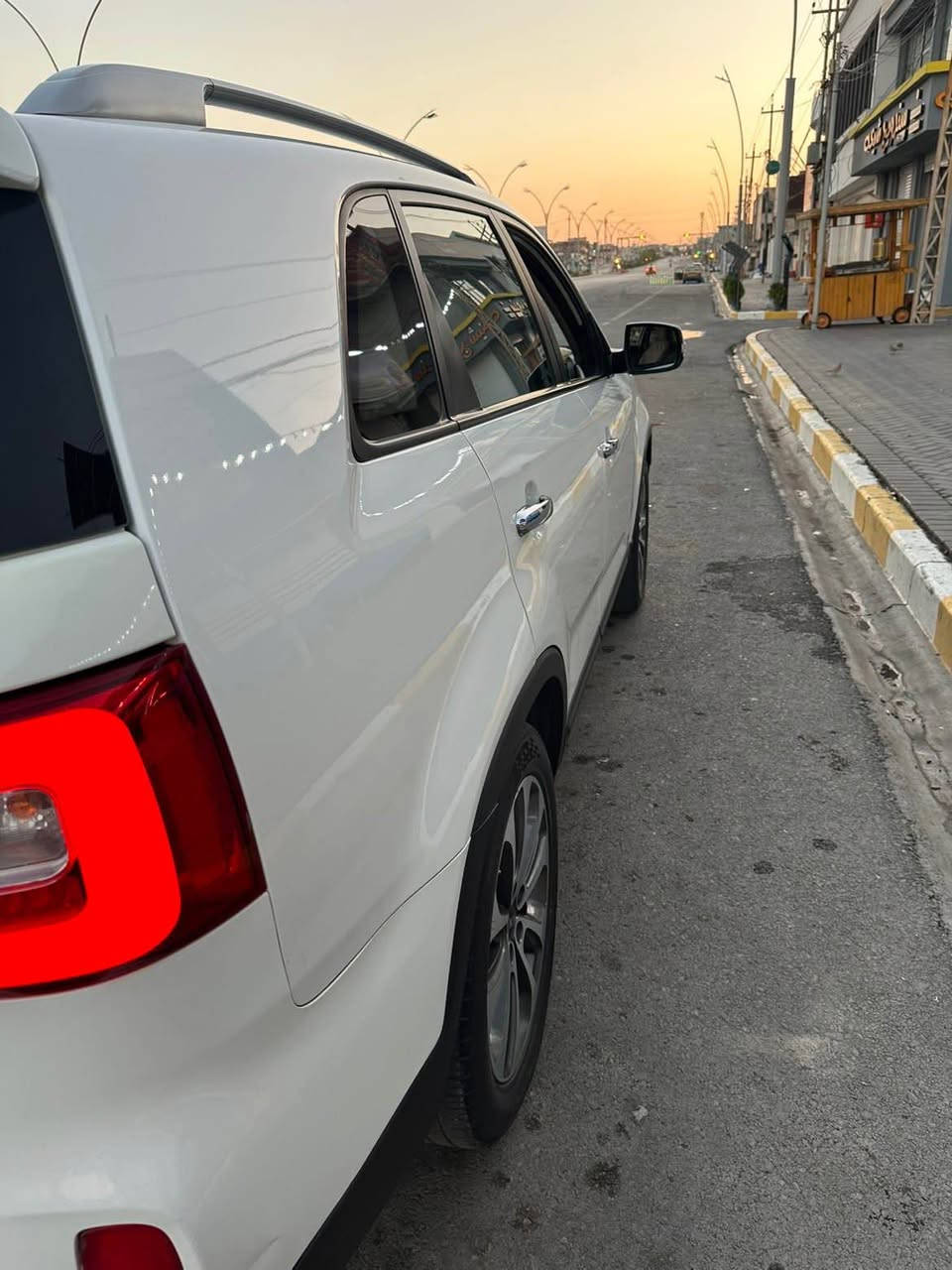 Kia sorento 2013 v4 clin
كيا سورينتو للبيع ٢٠١٣ كلين مابي ضربة مابي شخط و مابي بارد 
مواصفات معروفة بصمه بردة بيلادي كشن كهرباي تبريد مركزي
ماشي ١٢٧ الف حقيقي 
بيها بطاقة بنزين 
كير و محرك بشرط
رقم و سنوي جديد لحد٢٠٣١  
رقم موبايل: ***********
***********
سعر :١٧٥ بي مجال بسيط كركوك, العراق
