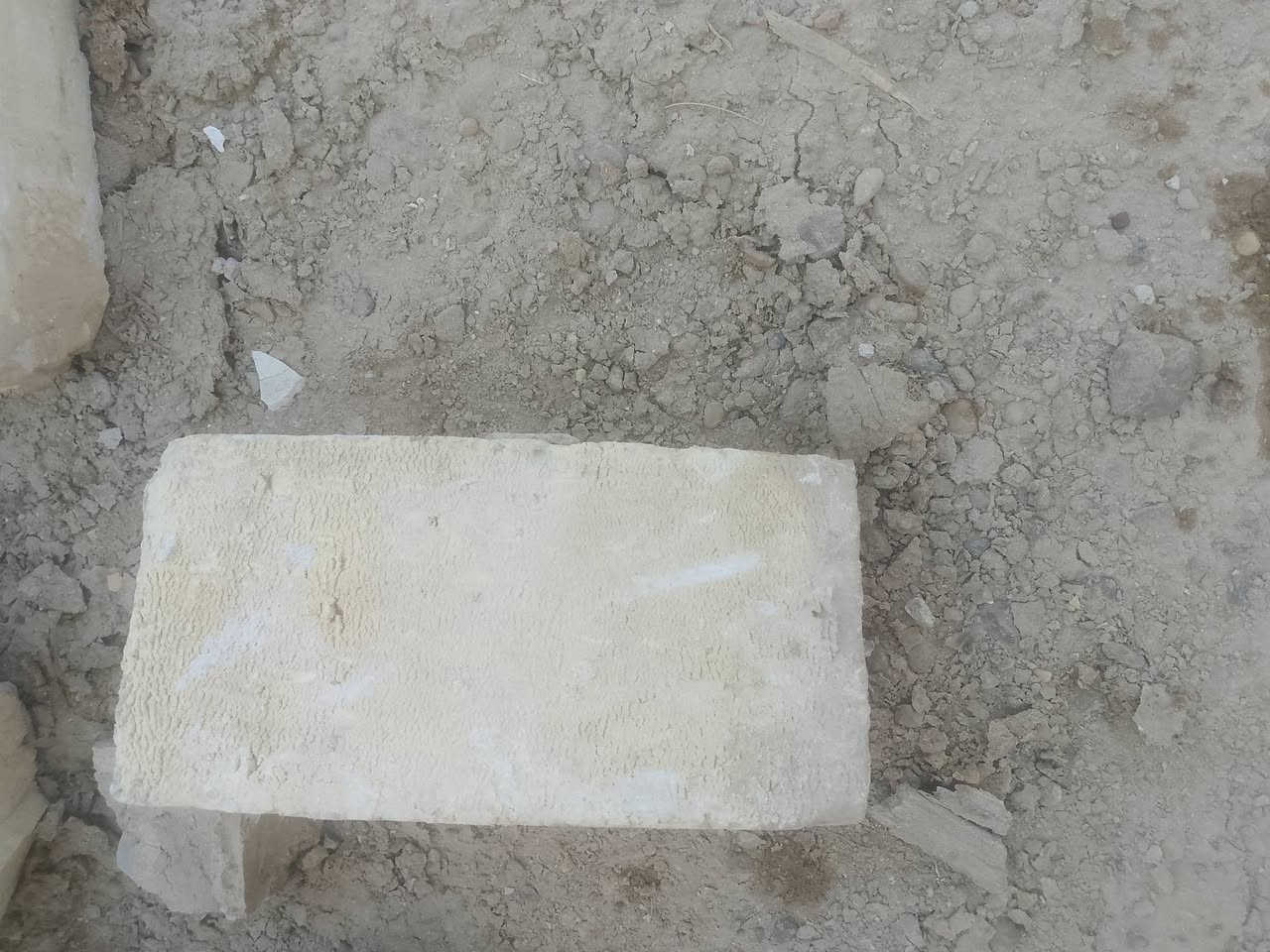 ***********‬‏
يوجد طابوق عادي نظيف اخو الجديد للبيع مال تفليش
