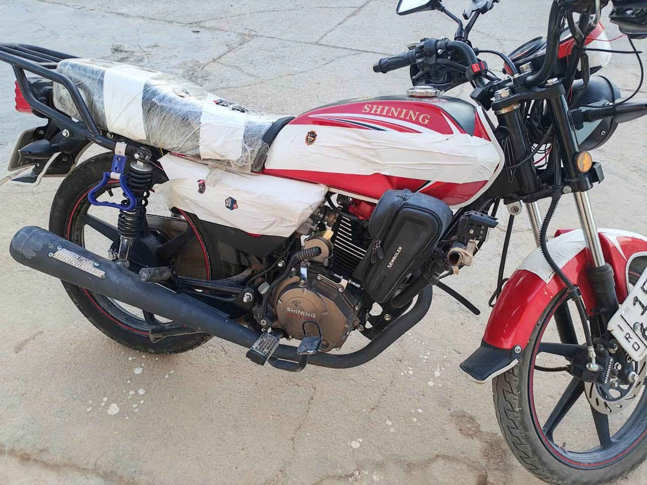 شنك للبيع موديل 23 مسجل بأسمي ما مفتوح بي برغي تجي وتشوف بعينك
***********
