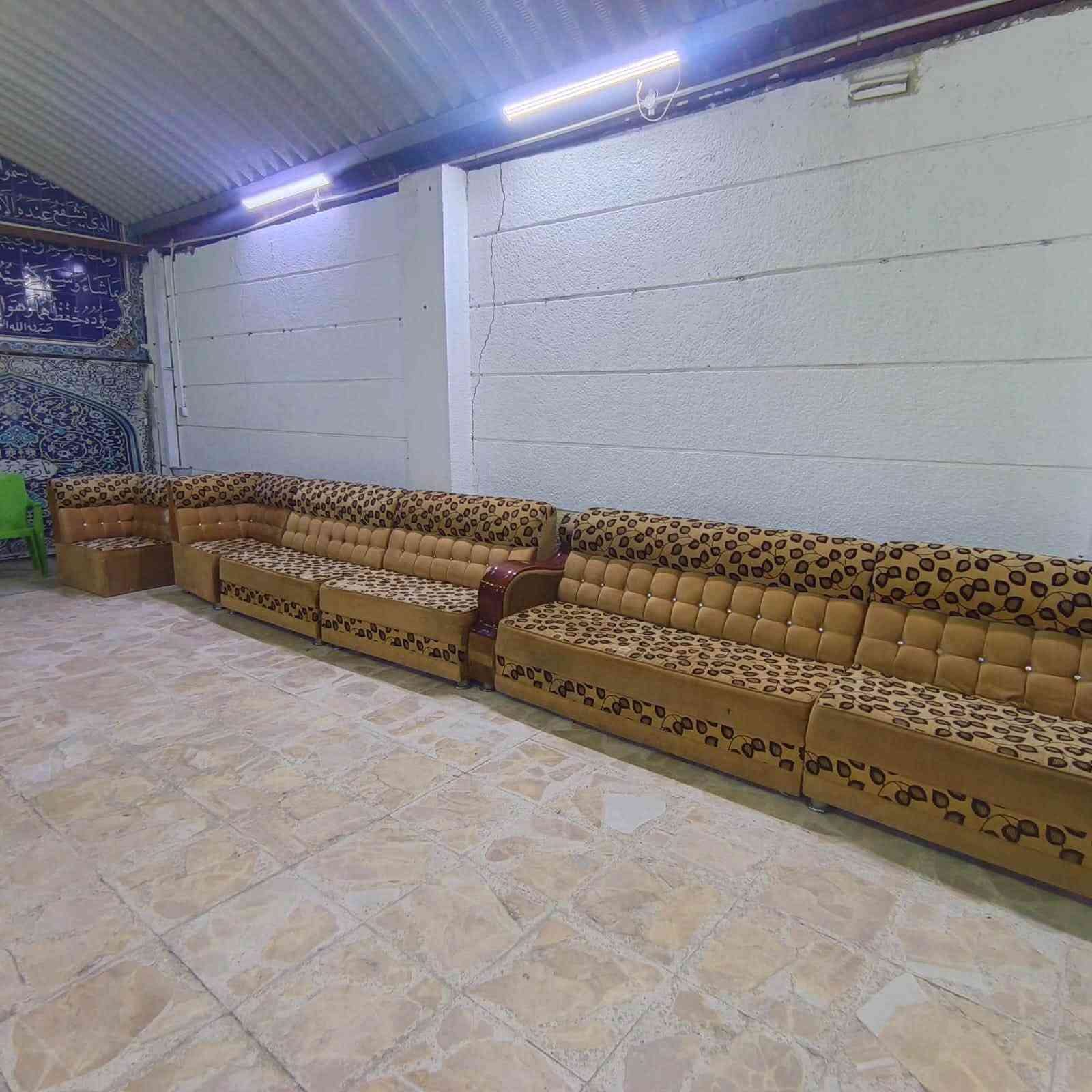 السلام عليكم ورحمة الله
العدد ٨ مقاعد ديوان اصلي وقوي 
العنوان بصره الحكيميه شارع المفتيه 
رقم الهاتف *********** واتس أب فقط
رقم الهاتف *********** على الشريحه 
السعر جداً مناسب ٢٥٠ الف وقابل للتفاوض

