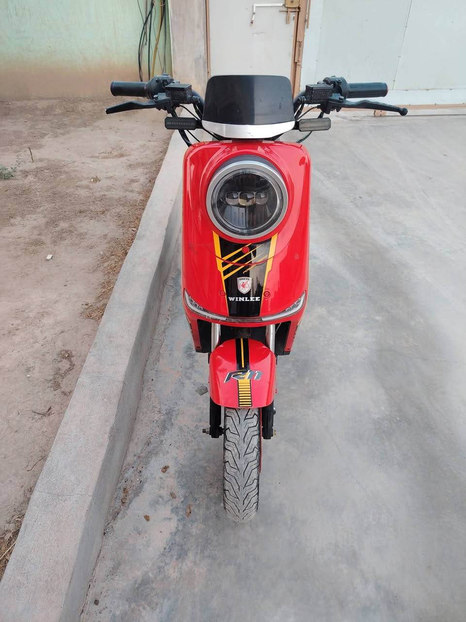 R11 • ٦ بطاريات • ٣٢ انبير