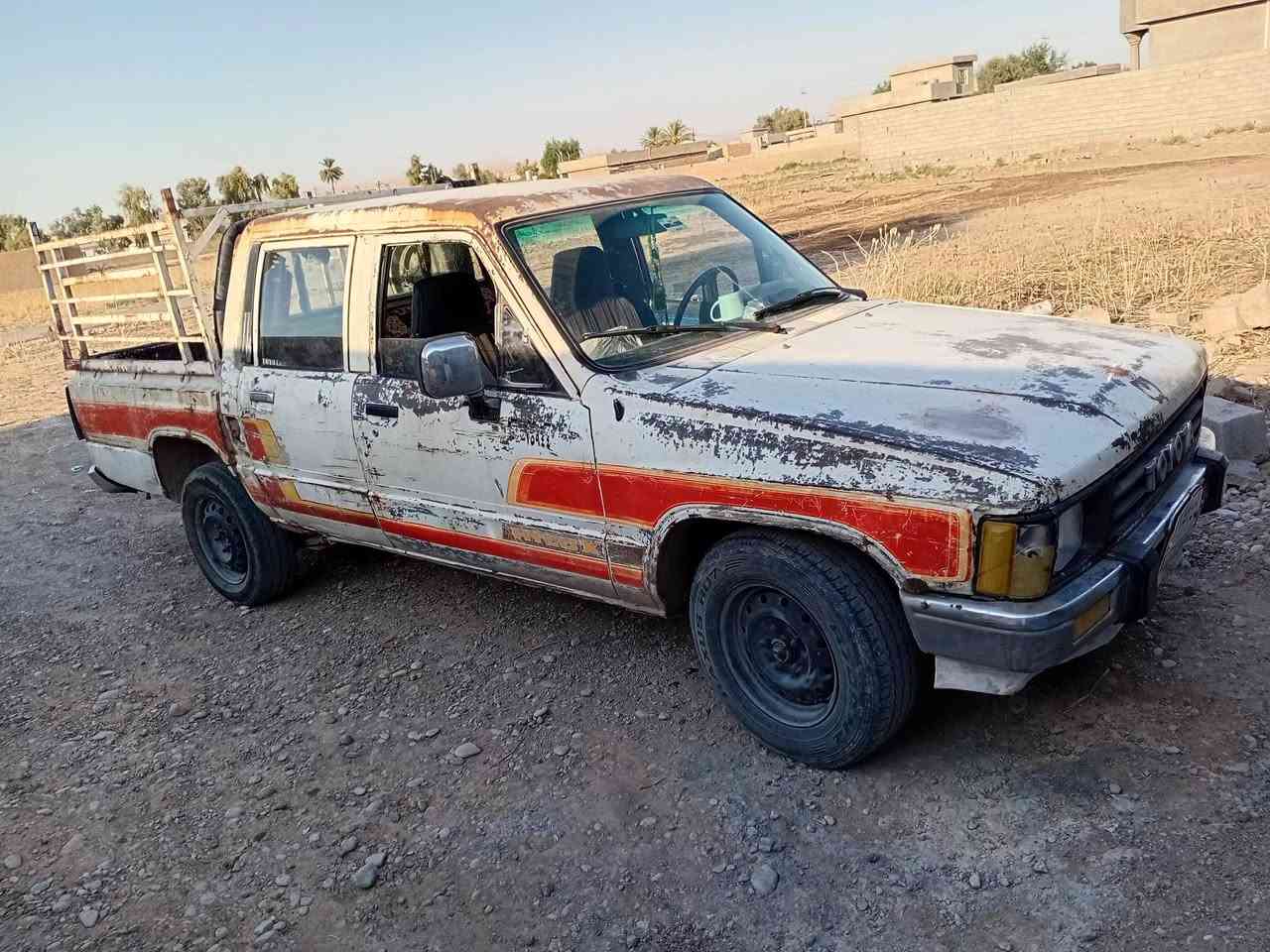 من رخصت مدير سيارة بكب تيوته متاح للبيع او مراوس  موديل 88 صاحبه الشرعي موجود في الطوز خالي من السرقه رقم صلاح الدين سنوية صاقطه بيها دفتر بانزين سياره وسط يحتاجله تعمير ما وكعه كلش كير محرك كهربائيات شغال  ابيع او اراوس جف اتراب حسب القناعه التواصل على الرقم التالي (***********)بيه واتساب
