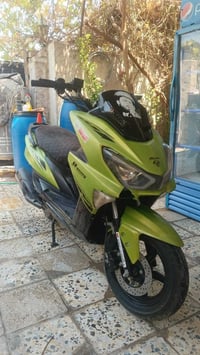 بغداد شهداء السيديه نقص باتري 07724997203 السعر 250 وبيها مجال