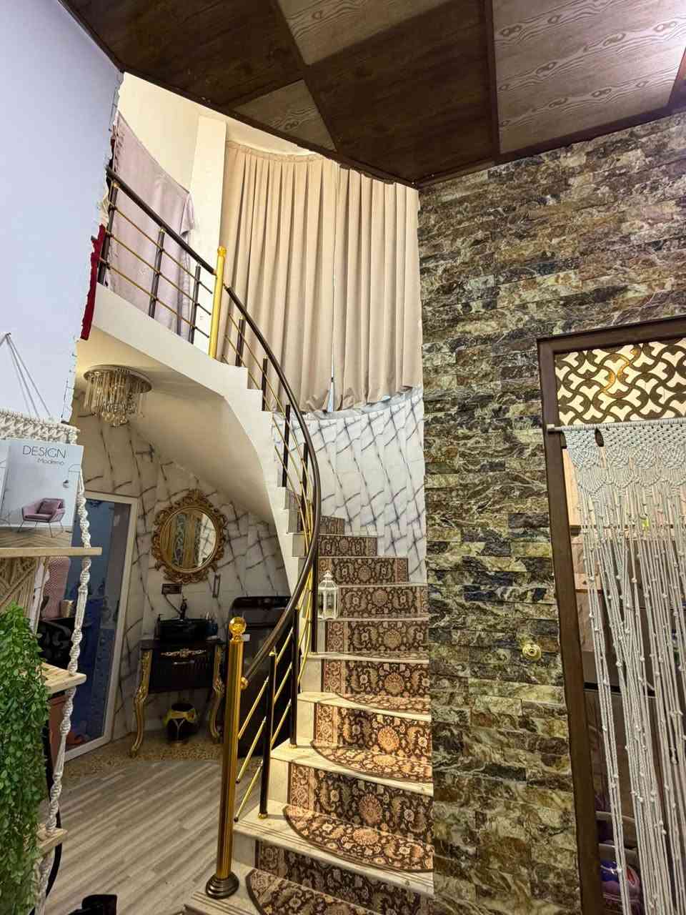 بيت للبيع ١٦٠ متر قرار ١١٧ العنوان الشبانات قرب مدارس العتبه للايتام للاستفسار ***********
