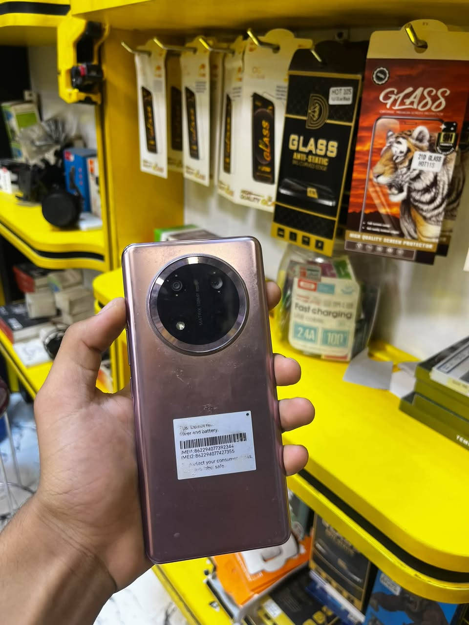 HONOR X9C
ذاكره 256 
عشوائيه 12 
بي شخوط بسيطه بلشاصي فقط 
السعر 270 الف 
الجهاز بدون ملحقات 
للاستفسار المراسله على الرقم 
***********
