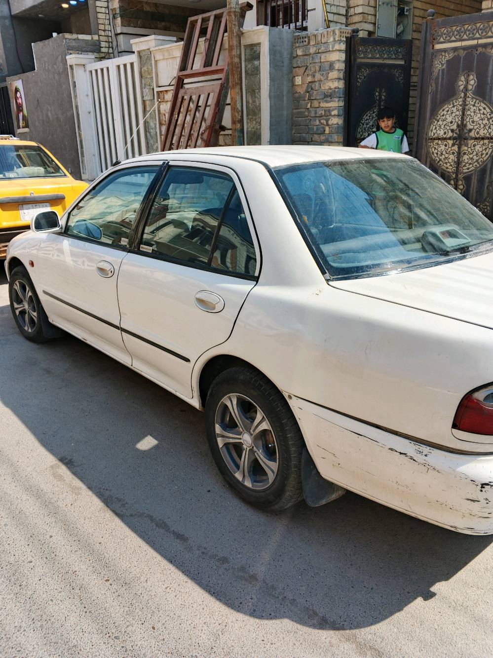 السلام عليكم ورحمة الله وبركاته عندي بروتون للبيع موديل ٢٠٠٢ مكفوله من الصبغ الضربه رقم انكليزي تبريد هاتف *********** السعر ٤٠ وبيها مجال