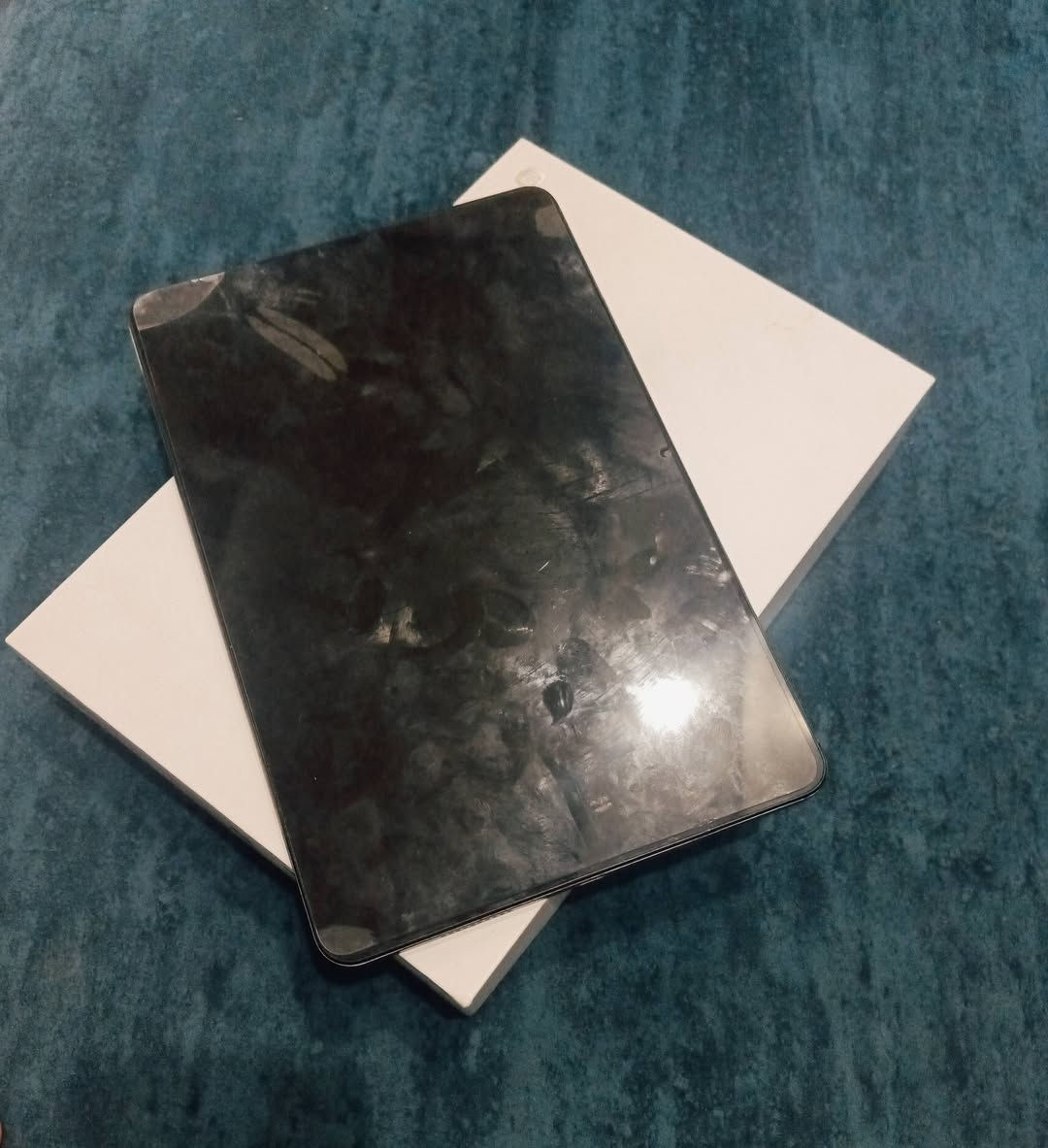 شاومي باد 6 (Xiaomi Pad 6 ) مستعمل للبيع نظيف ومابي اي مشكلة ويجي وياه كفر هدية ومكاني نجف حي ميسان شكله ومواصفاته :
 البطارية: 8840 ميلي أمبير  وسرعه شحنه توصل ل33 واط
 الصوت: 4 مكبرات صوت ستيريو 
ذاكره 256 رام 12
المعالج: Snapdragon 870 يشغل ببجي 120 فريم بالراحه بدون اي تدخلات بالتطبيقات وتجي تتأكد على راحتك مابيه اي مشكله وسلس وفريماته حقيقيه
الشاشة: بحجم 11 بوصة بدقة عالية جداً (2.8K) وتردد 144Hz هرتز او فريم
الايباد نظيف ومابيه اي مشكله والبطاريه تدوم لوقت طويل بسبب حجمها 
يفيد للدراسه ومشاهده المسلسلات وللالعاب والتصفح 
سعره350 وبيه مجال خير من الله.
متوفر واتساب 
***********
