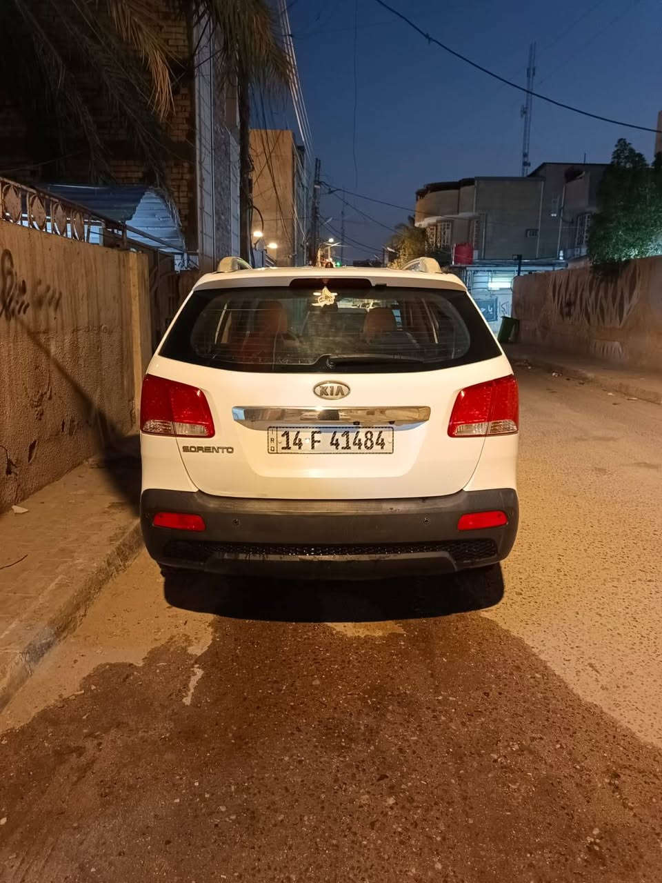 🚗 للبيع كيا سورنتو خليجي موديل ٢٠١٣ لون أبيض بأسمي هزة ورقم جديد السعر ١٥٥ وبيها مجال
( شرط التحويل وشرط عقد مروري مباشر داخل مديرية المرور )
محرك 4 سلندر 2400 دوش
٧ راكب
تبريد ٣ قطع
كشنات مخمل
كاميرا خلفيه
أرضيه جلد
تو ويل
السيارة بيها صبغ نهاية المداكر الاماميه أثر زنجار خفيف

السيارة تم عمل صيانة وتجديدات شاملة عليها، ومن ضمنها:

🔋 بطارية جديدة
⚙️ عبوة فيت بم جديدة
🪟 جامة أمامية جديدة
🛞 زوج تايرات جديدة
🛢️ براد دهن جديد
🔧 بلكات أصلية جديدة + صيانة للبخاخات
❄️ تبديل منظومة تبريد السيارة بالكامل: كمبريسر، بخاخات، وشبكة أمامية مع تنظيف كامل
🔩 تبديل ربل شرح أمامي وخلفي وباقي الحدادية
💧 تنظيف شبكة الماء للمحرك
🔧 تبديل جوينات راديتر أصلية
💦 تبديل ماء راديتر أصلي

✅ السيارة عليها صرف + صيانة

السيارة جاهزة للفحص والمعاينة.
📞  التواصل على الخاص متواجد اتصال وواتس اب  *********** البصرة, العراق

