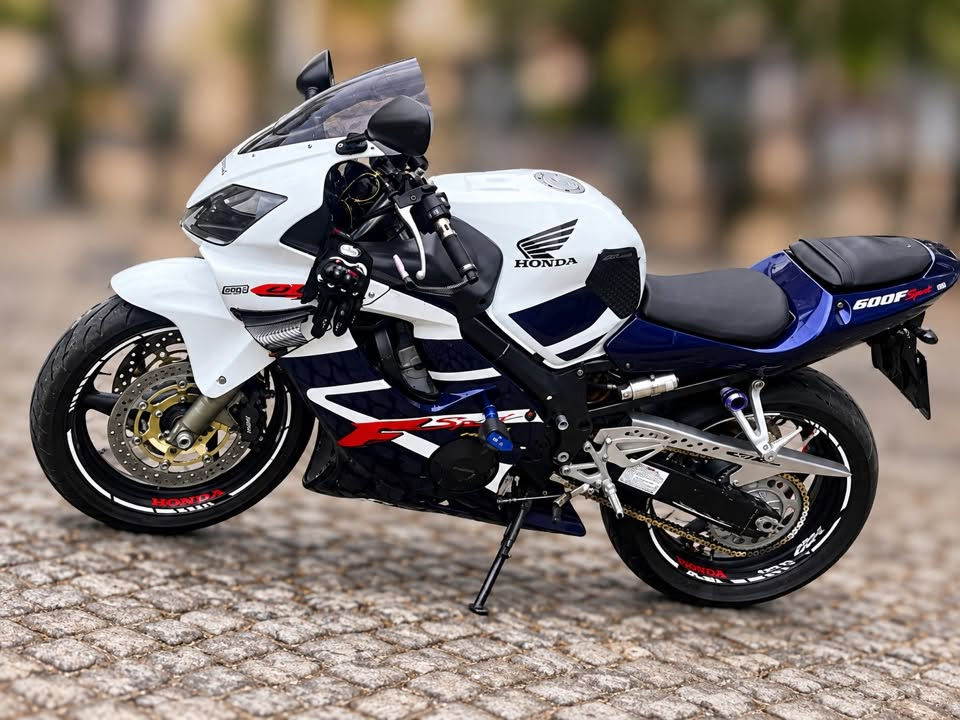 هوندا CBR F4i • 600 • جديده