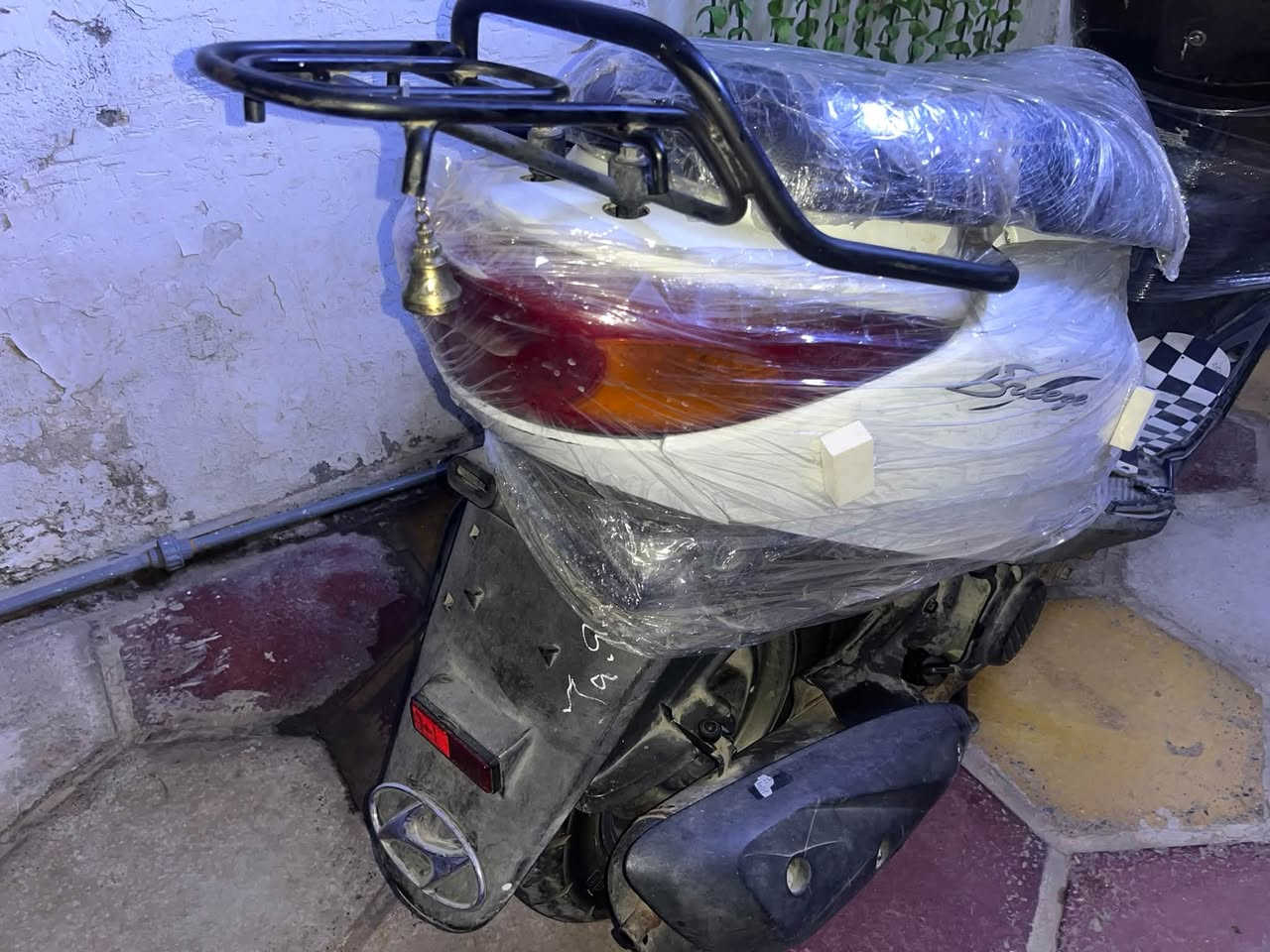 دراجه بريز 140 نضافه تخبل نصبته حلوه دراجه ما متعوبه مداريه دهن محركه ما مفتوح وضع لحاويه نقصه فقط واير كيلو متر لسعر 500 بيه مجال لعنًوان لشعب مازنجر مايشتغل فقط واتساب رقم لهاتف(***********)
