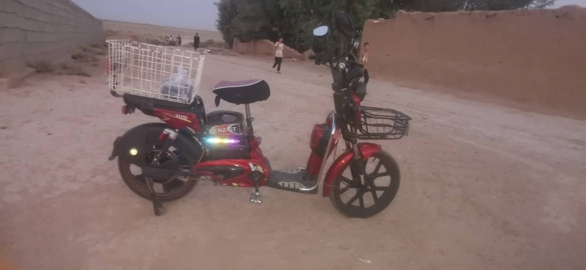***********.    وان بايسكلات شحن للبيع واحد سعره 150 وواحد 250 النظافه فول
