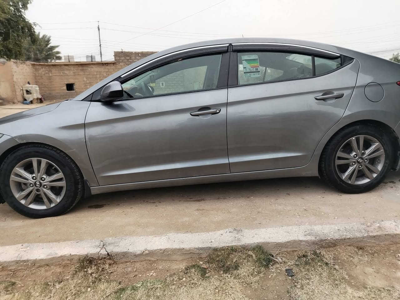 النترا ٢٠١٨ وارد امريكي بيها صبغ بنيد وجاملغ الخلفي جهة السايق مع كردة بصيطة شوي من الباب الخلفي وشوي من الجاملغ عكس السايق السعر ١١٢ وبيها مجال المكان الرمادي للاستفسار أكثر الاتصال على الرقم:
***********
