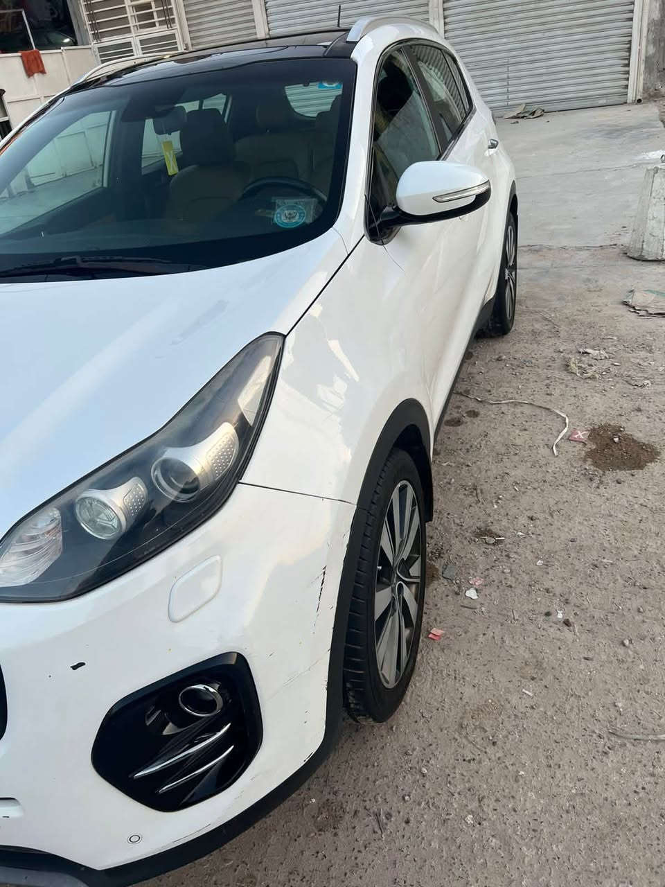 سلام عليكم شباب سبورتج خليجي موديل 18 بغداد بيه سونار سياره جديده وحلوه ماشيه 170 تقريباً سعره 170 وبيه مجال اتصال *********** وعليه غرامات 900 وتقطع من سعر السياره مكانه بغداد وزيريه @
