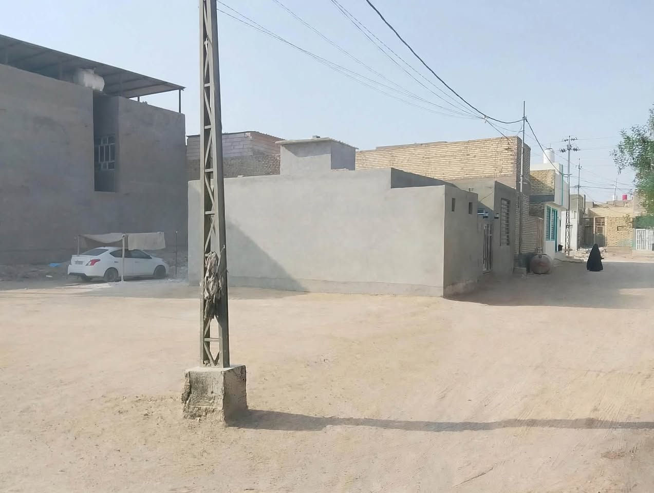 سلام عليكم النجف الاشرف بنداء
البيت للبيع جاهز من كلشي بنيان جديد
غرفة +صالة+مطبخ+ستقبال+حمامات داخل وخارج
سعر البيت ب26  وبي مجال 
معاملة جاهز واصلة لتقييم 
مادة 20
++++
بصفها عرصة ركن 100متر 
السعر ب7 
ملاحضة ..العرصة والبيت نفس المعاملة 
يعني اذا تريد البيت  فقط عادي 
واذا تريد العرصة فقط هم عادي 
كافة اجرائات وضمانات موجودة 
***********للاستفسار 
موجود واتساب 
وهاتف
