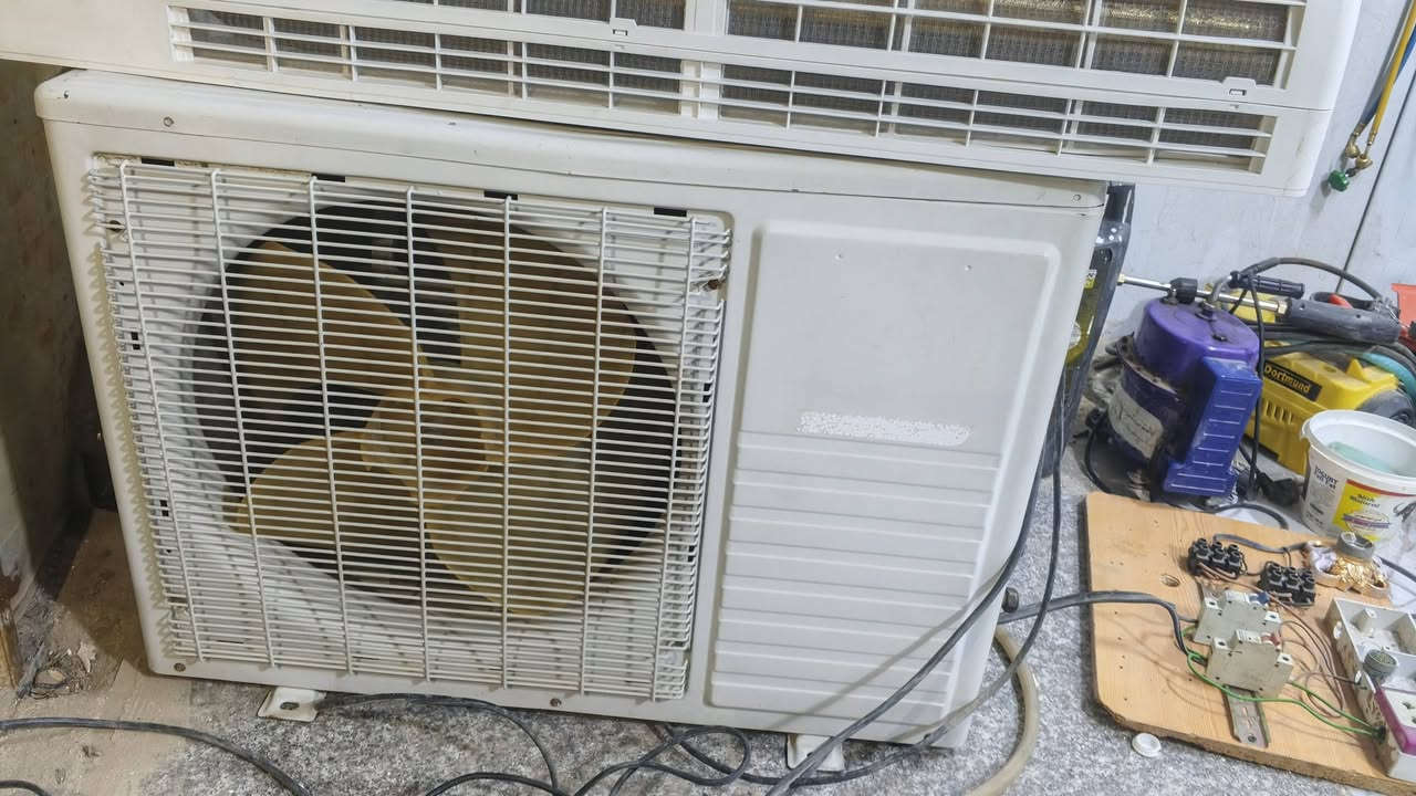 حاره طن ونص شرط الشغل جاهزه مامفتوحه السعر 175
سبلت طنين مامفتوح وشرط عوزه بس غاز كامله ريمونت وستام وبواري جاهزه السعر 300 *********** مامتواجد ع الفيس اتصل وكلشي سهل
