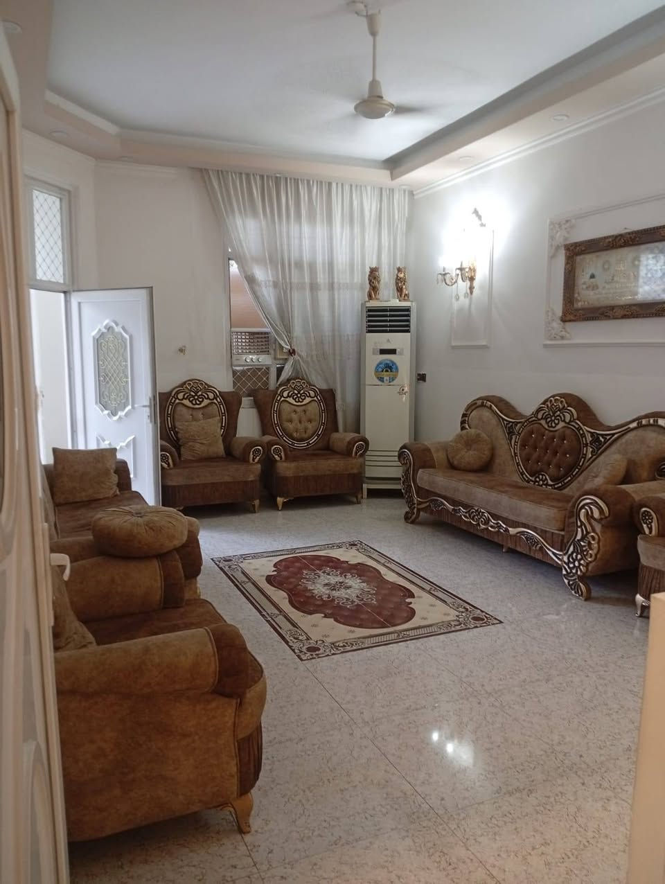 دار للبيع في ديالى بهرز خلف الجامع الكبير جامع مله روزي مساحه 255م صحيات فوك وجوه كراج مال سيارتين كامل مكمل عالي عن الشارع للاستفسار الاتصال على الرقم ***********
