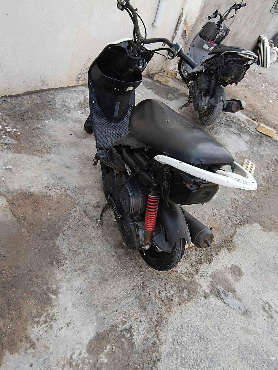 السلام عليكم ماكس عدله للبيع ءو مراوس كامله نقص جوزه و لايت أمامي و باتري فقط بيها تخم كلاجات رياضي تجاري السعر 400 وبيها مجال مكان نجف  ‏‪***********‬‏
