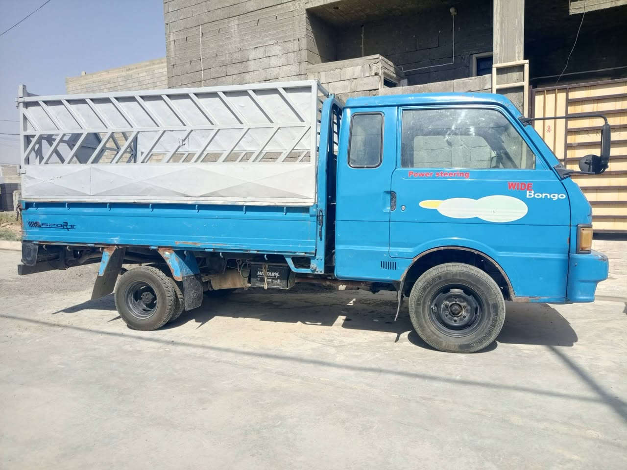 كيا بنكو 94 رقم انكليزي نينوى هزه مو صاقطه سنويه صادره 2031 اربعه تواير وره جديد باتري جديد محرك بي نفخ سعر 50 بيه مجال شي قليل داخل الموصل 
رقم الهاتف *********** بي واتساب
