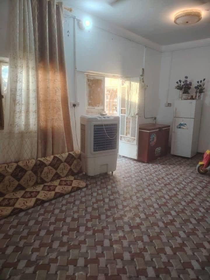 🏡✨ دار للبيع بسعر مناسب جداً ✨🏡
💰 مناسبة جداً لأصحاب الإمكانيات المحدودة
📜 زراعي – سند 25
📐 المساحة: 130م
🏠 مداور ثاني
📍 العنوان: خلف مركز الشرطة الأكاديمية – قريب من الشارع
🔥 السعر: 15 مليون فقط 🔥 غرفة وصالة ومطبخ واستقبال وحمامات 
🏢سند 25 مداور ثاني يوم 
🚨 بيع مستعجل 🚨
💙 فرصة مناسبة للسكن وبسعر مميز جداً
📞 للاستفسار والتفاصيل، مراسلة الرواسخ للعقار 🏠🔑
🏡 الرواسخ للعقار – اختياركم الأفضل 🏡
: ***********
: ***********
