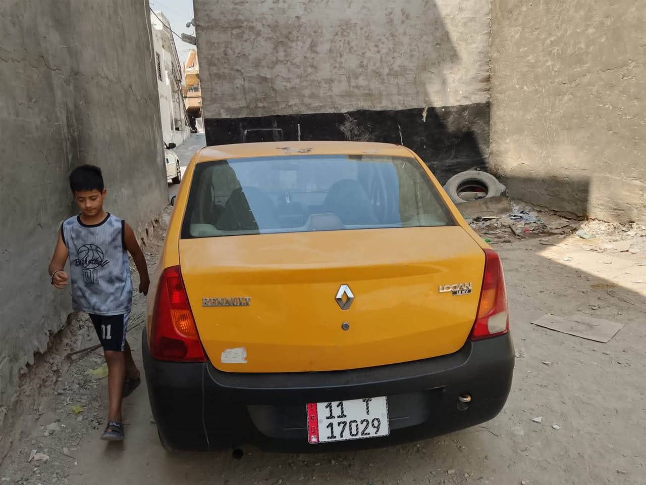 سلام عليكم عندي رينو للبيع مراوس جامبو *********** مكان بغداد
