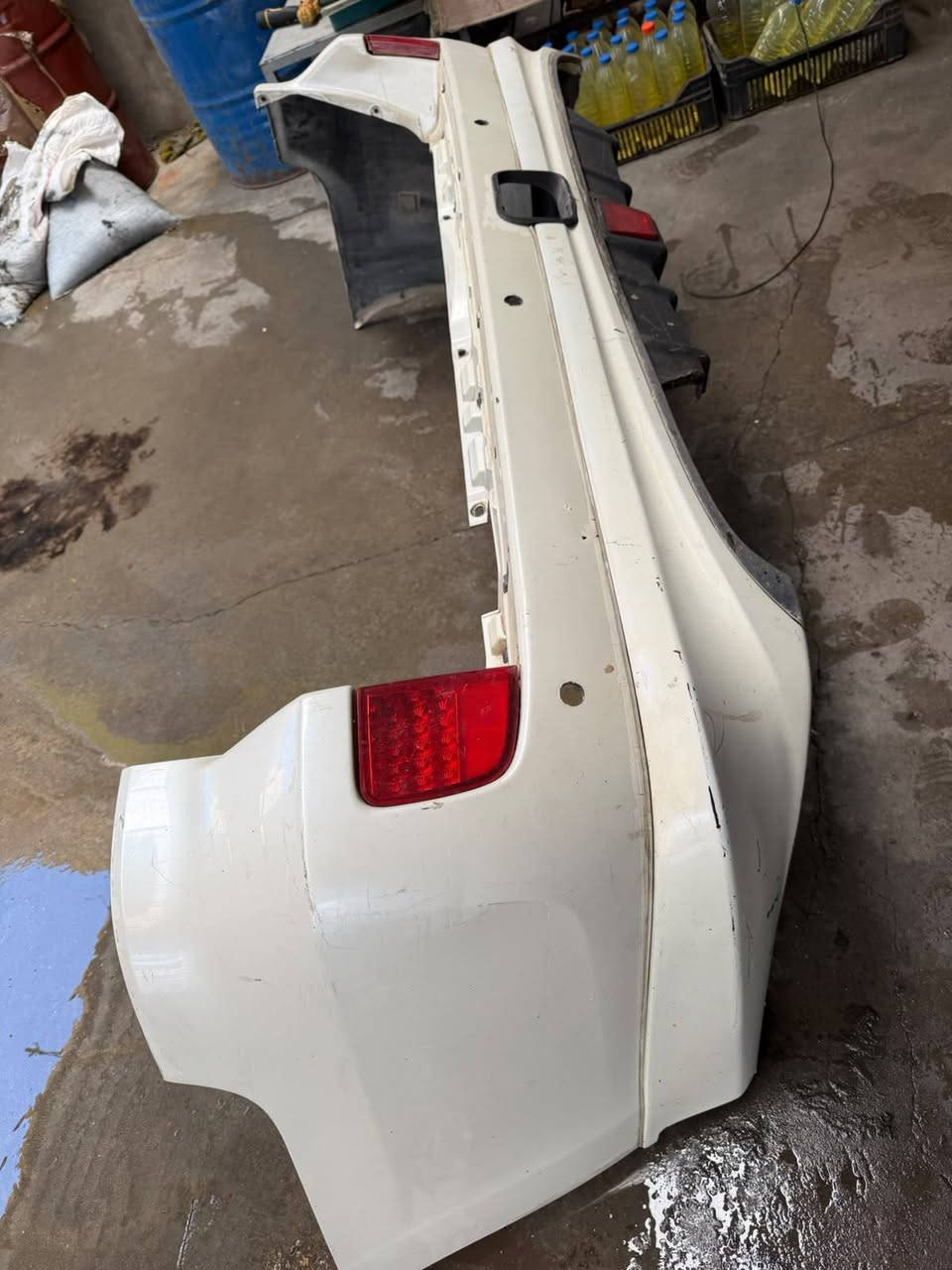 للبيع دعاميه خلفيه مال لاندكزوز 15 كامله مع لحيه السعر ب100 الف اشتريتها للسياره وما شديتها الي محتاجها 
المكان النجف الاشرف شارع الزهور ***********
