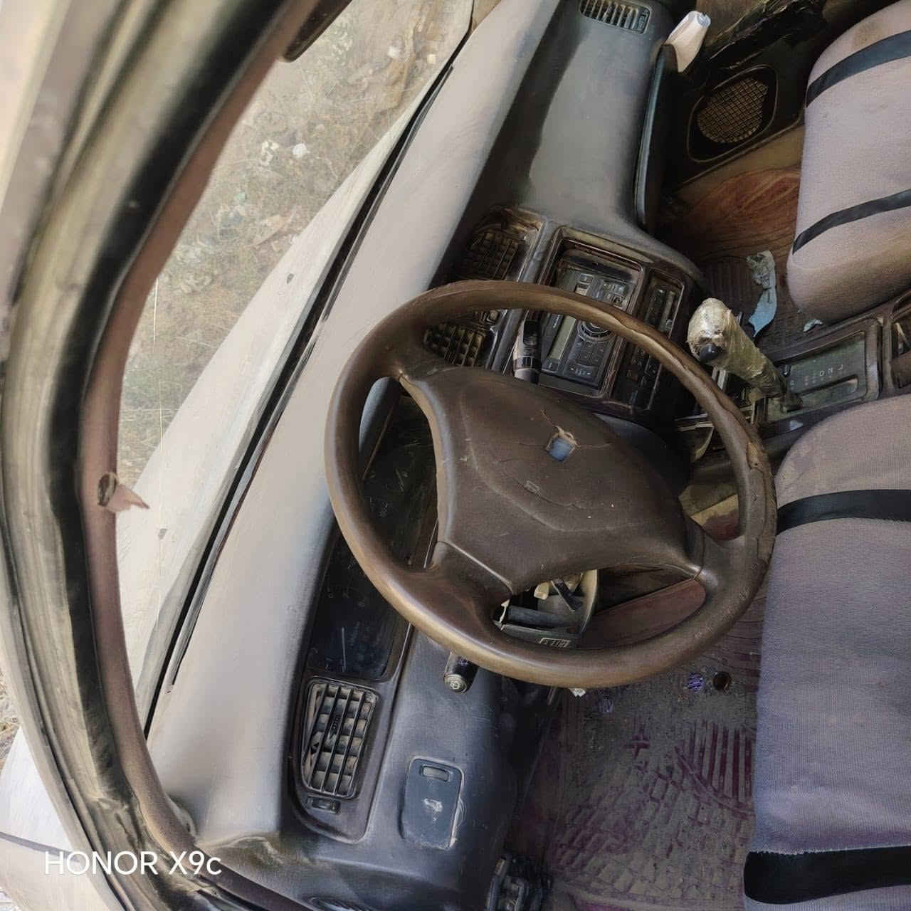 السلام عليكم
سيارة بطه للبيع رقم نينوى دولي شرط التحويل 
تبريد وتدفئة  المحرك والكير شرط 
مكلف بالنشر الشراي يتصل ***********
السعر 28 ورقة مكاني الشرقاط

