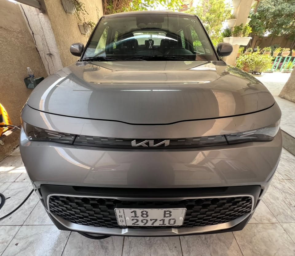 للبيع Kia Soul 2025 LX
التفاصيل سونار وصور الحادث ورقم الشاصي كله موجود.
الممشى 9000 فقط.

✨المواصفات:
• موديل 2025
• فئة LX
• محرك 2.0L 4 سلندر
• قوة 147 حصان
• ناقل حركة IVT / CVT
• دفع أمامي FWD
• 5 ركاب
• شاشة 8 إنچ
• Apple CarPlay & Android Auto
• كاميرا خلفية
• Cruise Control
• أنظمة أمان ومساعدة للسائق
• Front & Side & Curtain Airbags
• ABS + Traction & Stability Control

📌 السيارة وارد أمريكي
السعر 168 ومجال كلش بسيط .

مرقم بابل كامل سنوية جديدة ومكان السيارة الحلة.

التواصل ***********
