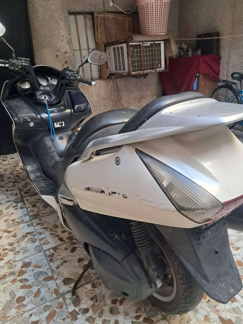 سلفر ونج لبيع دراجه خير من الله ناعمه كلش قبل اسبوع جفتناهه تايرات جدد ترايهه مال جديده مكان بغداد السعر 1100 مليون وميه ***********
