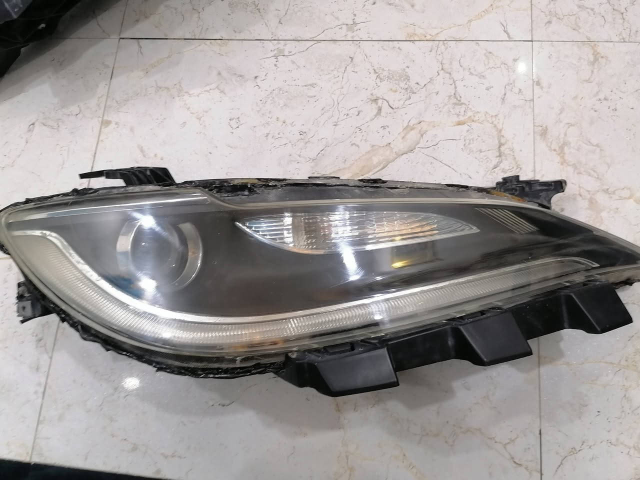 السلام عليكم لايت سي ٢٠٠ موديل ٢٠١٥ للبيع المكان ناصريه مركز للإتصال ***********
