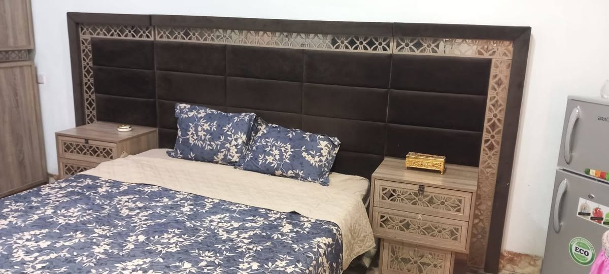غرفه ٨ قطع السعر ٦٥٠ بيه مجال شي بسيط ***********

